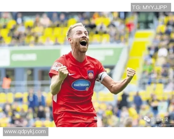 荷兰足球明星黑猪的精彩瞬间与背后的故事揭秘 荷兰足球明星黑猪的精彩瞬间与背后的故事揭秘